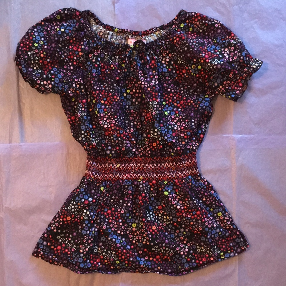 Koi Floral Scrub Top Size Small